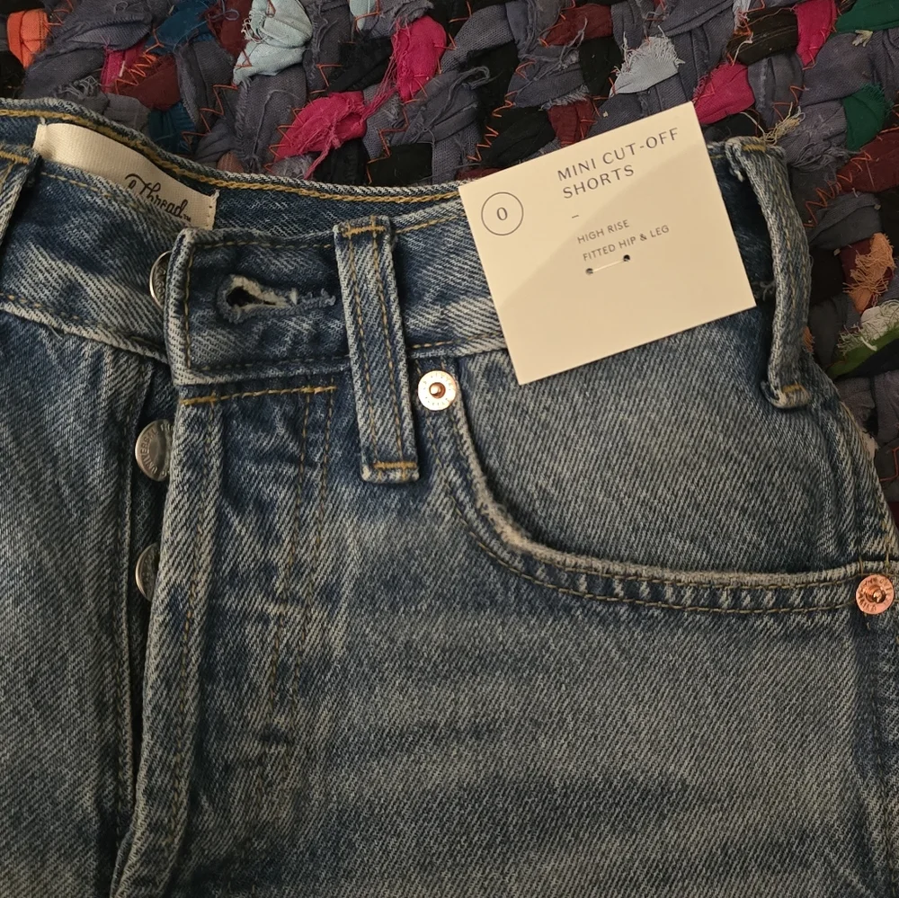 Target Universal Thread High Rise Mini Cut-Off Shorts Spring 2026 - Picture 4 of 4